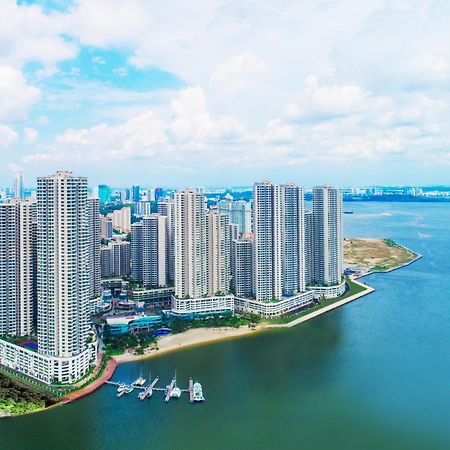 조호르 바루 Country Garden Danga Bay By Lions Bay 아파트 외부 사진